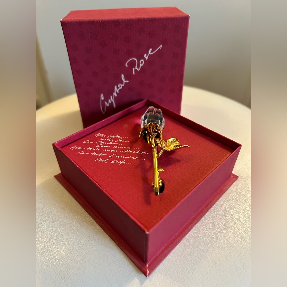 Crystal rose brooch